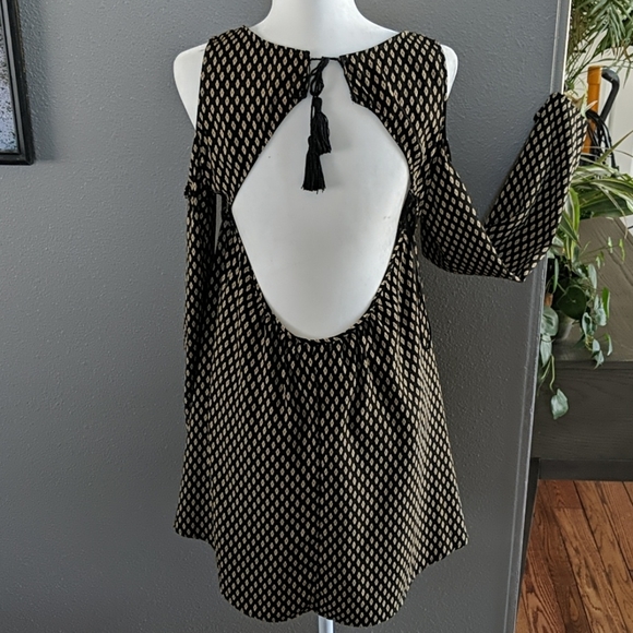 BLUSH boho cold-shoulder dress - Picture 2 of 4